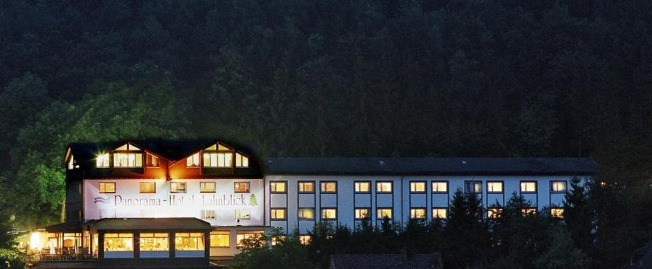 Hotel Lahnblick บาด ลาสเฟอ ภายนอก รูปภาพ