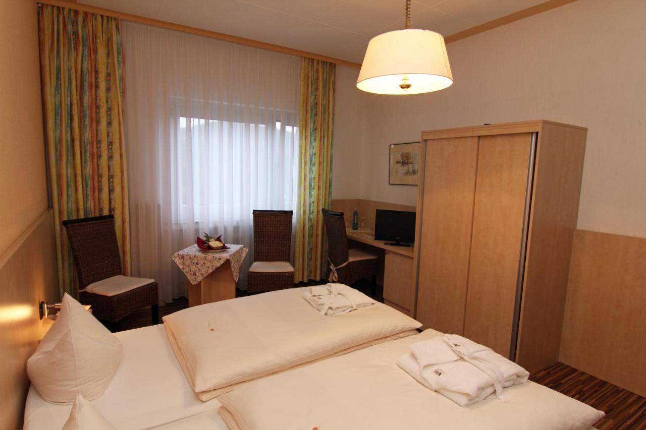 Hotel Lahnblick บาด ลาสเฟอ ภายนอก รูปภาพ